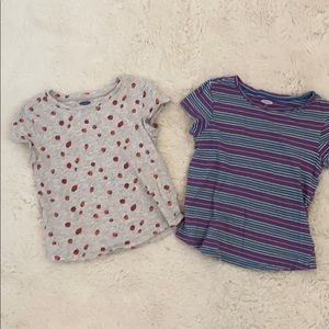 Lot of 2 old navy 4t tees